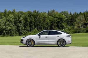Porsche Cayenne GTS Coupe 2020 года