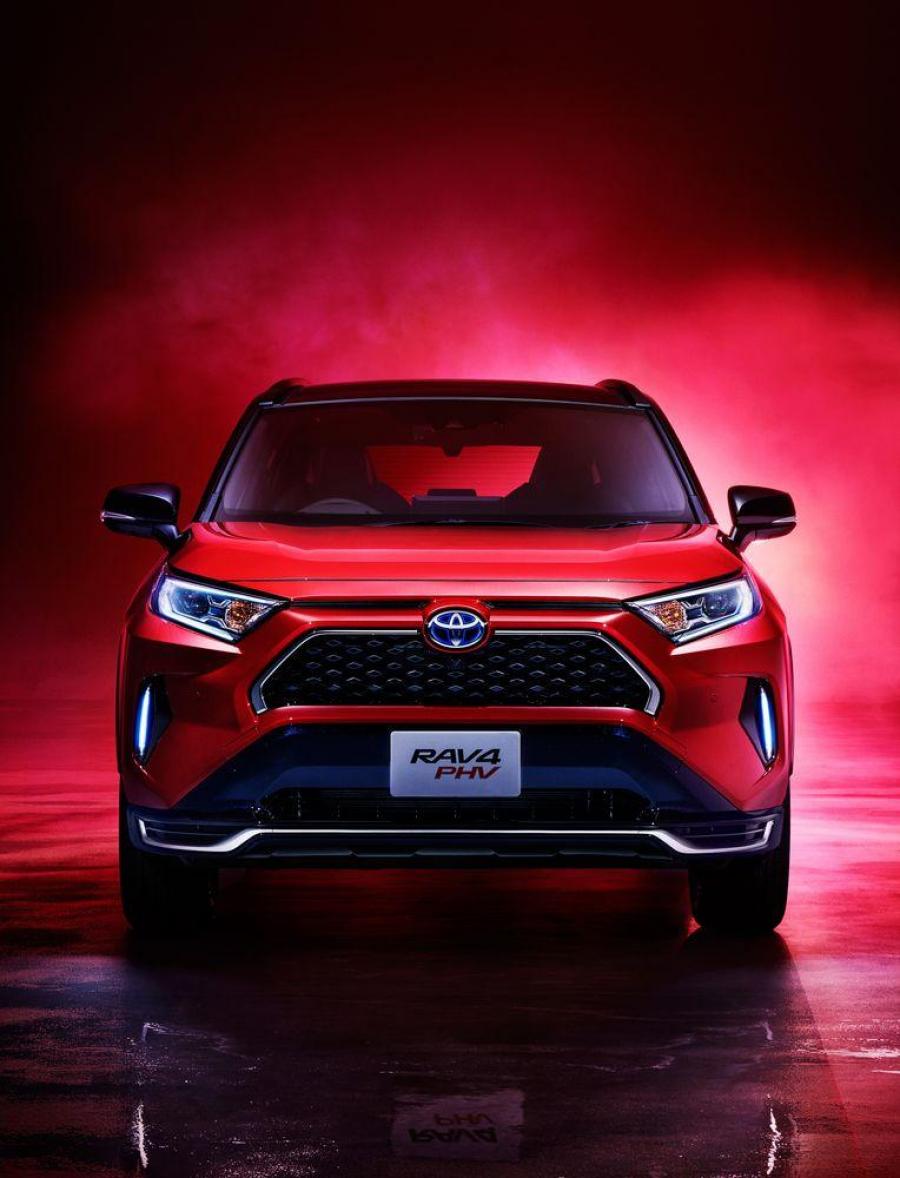 Toyota выпустила для Японии подзаряжаемый гибрид RAV4