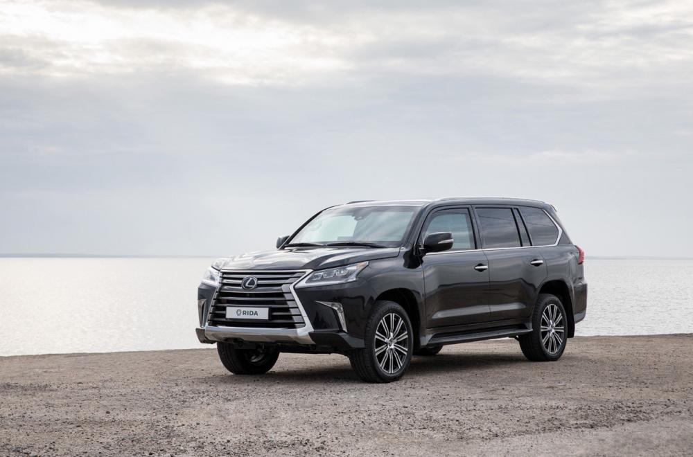 RIDA сделала LC и Lexus LX длиннее