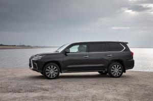 Lexus LX570 by RIDA