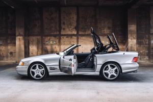 Родстер Mercedes-Benz SL600 с мягким верхом пустят с молотка