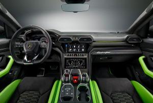 Lamborghini Urus Pearl Capsule в цвете Verde Mantis Green