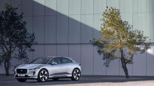 Jaguar I-Pace EV400 AWD HSE Black Pack 2020 года