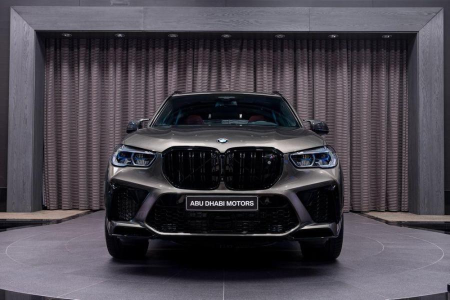 Соответствует ли стоимость Manhattan Green Metallic BMW X5 M Competition 114 000 долларов?