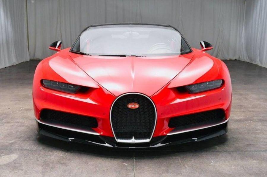 Bugatti Chiron в черно-красном исполнении обойдется в 3,1 миллиона долларов