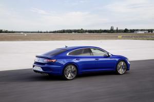 Volkswagen Arteon R 2020 года