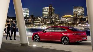Volkswagen Arteon R-Line 2020 года