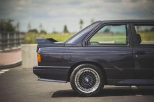 BMW M3 Evolution II 1988 года, в цвете Macau Blue, The Market