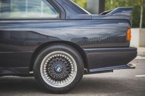 BMW M3 Evolution II 1988 года, в цвете Macau Blue, The Market