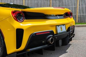 Ferrari 488 Pista 2019 года, в цвете Modena Yellow, Bring A Trailer