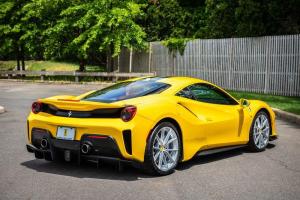Ferrari 488 Pista 2019 года, в цвете Modena Yellow, Bring A Trailer