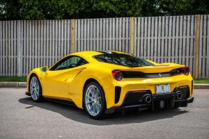 Ferrari 488 Pista 2019 года, в цвете Modena Yellow, Bring A Trailer