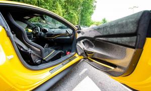 Ferrari 488 Pista 2019 года, в цвете Modena Yellow, Bring A Trailer