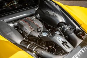Ferrari 488 Pista 2019 года, в цвете Modena Yellow, Bring A Trailer