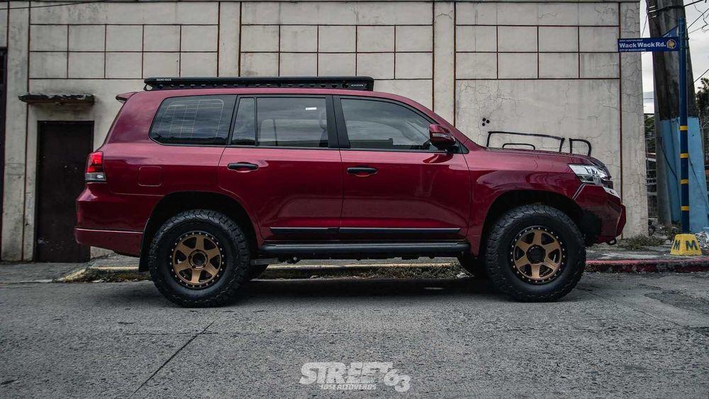 Toyota Land Cruiser 200 by Atoy Customs