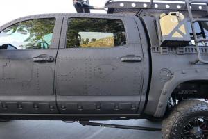 Toyota Tundra CrewMax 4x4 Zombie Apocalypse 2013 года, Bring A Trailer