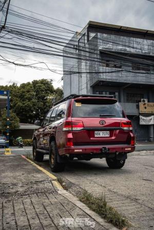 Toyota Land Cruiser 200 by Atoy Customs