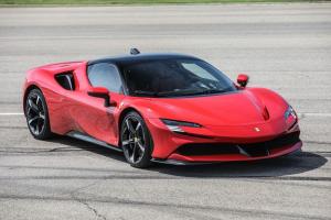 Ferrari представила флагманское исполнение SF90 Stradale