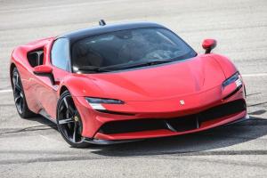 Ferrari SF90 Stradale 2019 года