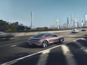 Porsche Taycan 2020 года