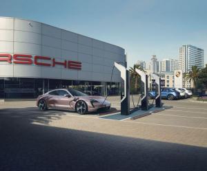 Porsche Taycan 2020 года