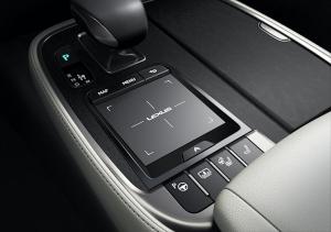Lexus LS500 F-Sport 2020 года