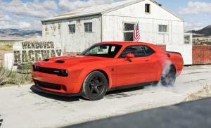 Dodge Challenger SRT пополнится мощной версией Super Stock