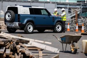 Land Rover Defender Hard Top 2020 года