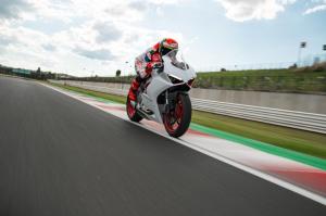 Ducati Panigale V2 2020 года, в цвете White Rosso