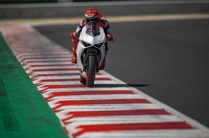 Ducati Panigale V2 2020 года, в цвете White Rosso