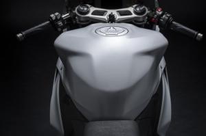 Ducati Panigale V2 2020 года, в цвете White Rosso