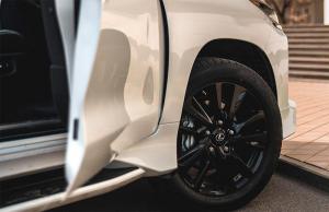 Lexus LX570 Black Vision 2020 года