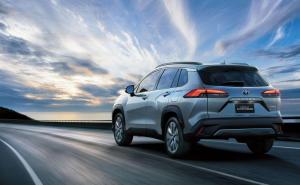 Toyota Corolla Cross Hybrid 2020 года
