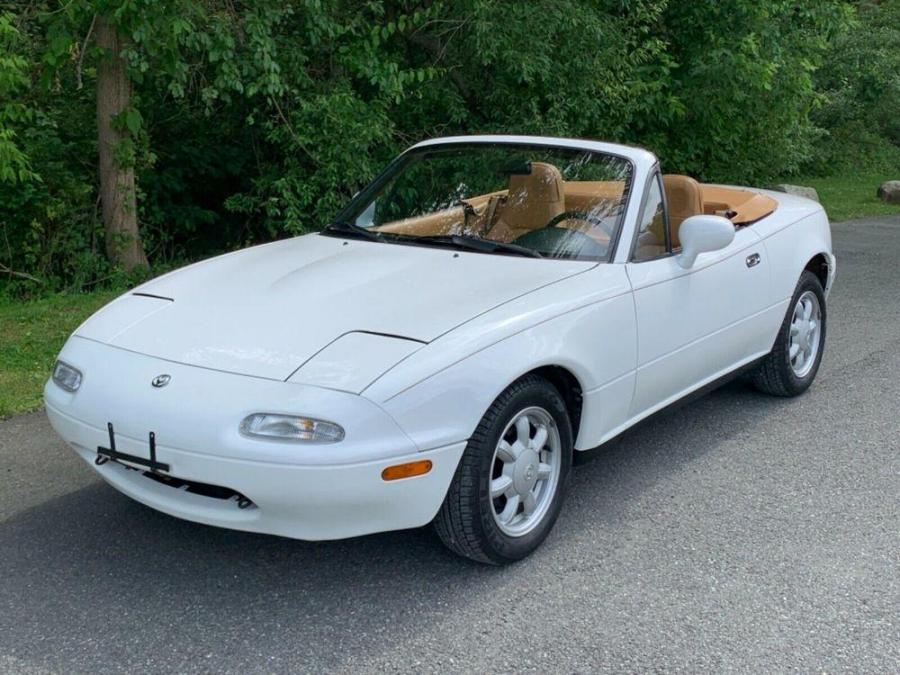 Посмотрите на Mazda MX-5 Miata 1993 года с пробегом 24 570 км