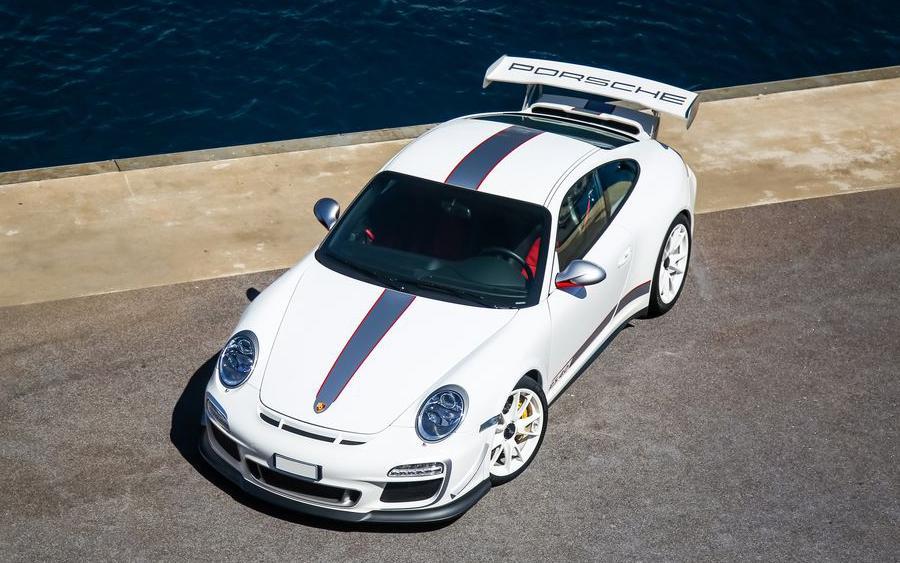Porsche 911 GT3 RS 4.0 2011 года для любителей хардкор-вождения