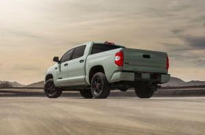 Toyota Tundra TRD Pro CrewMax 2020 года в цвете Lunar Rock