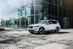 BMW iX3 2020 года