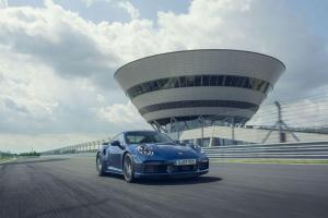 Porsche 911 Turbo 2020 года