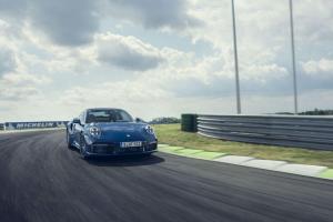 Porsche 911 Turbo 2020 года