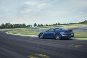 Porsche 911 Turbo 2020 года
