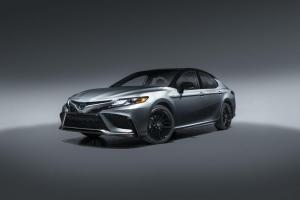 Toyota Camry в новом облике поедет в США