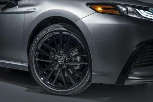 Toyota Camry Hybrid XSE 2020 года