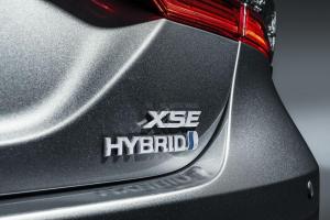 Toyota Camry Hybrid XSE 2020 года
