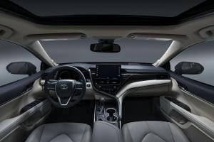 Toyota Camry XLE 2020 года