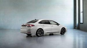 Toyota Corolla Hybrid Sedan GR Sport 2020 года
