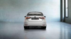 Toyota Corolla Hybrid Sedan GR Sport 2020 года