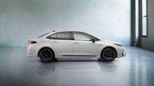 Toyota Corolla Hybrid Sedan GR Sport 2020 года