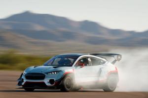 Ford Mustang Mach-E 1400 Prototype 2020 года