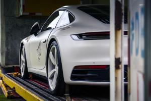 Porsche 911 Carrera 4S Crystal Eroded Art Car by Daniel Arsham 2020 года