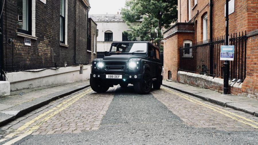 Стоит ли этот тюнингованный Land Rover Defender 65000 долларов?